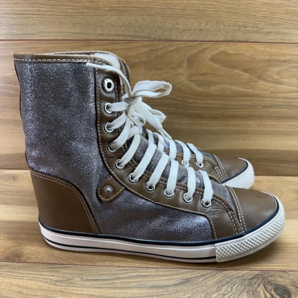 Tory Burch Benjamin High Top Womens 8 Sherpa Fur Lined Taupe Pewter Fold Cuff